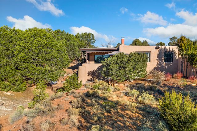 317 Calle Loma Norte, Santa Fe, NM 87501