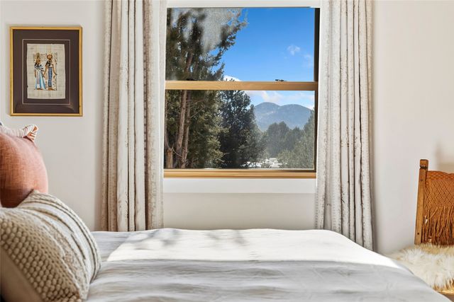 317 Calle Loma Norte, Santa Fe, NM 87501