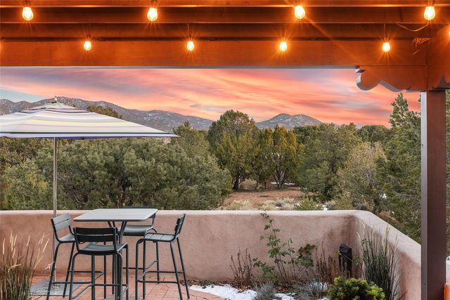 317 Calle Loma Norte, Santa Fe, NM 87501