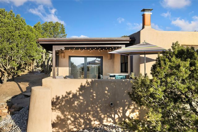 317 Calle Loma Norte, Santa Fe, NM 87501