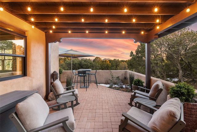 317 Calle Loma Norte, Santa Fe, NM 87501