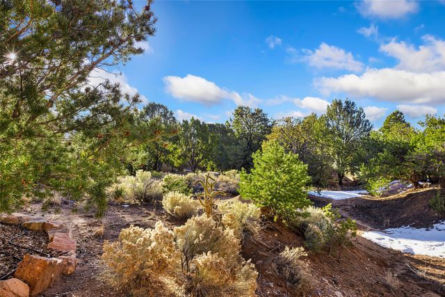 317 Calle Loma Norte, Santa Fe, NM 87501