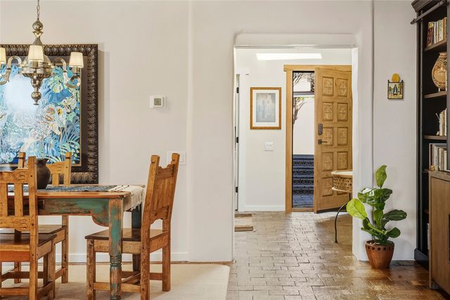 317 Calle Loma Norte, Santa Fe, NM 87501