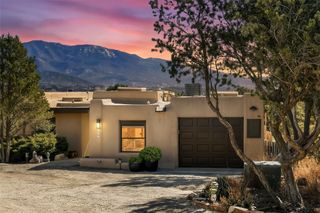 317 Calle Loma Norte, Santa Fe, NM 87501