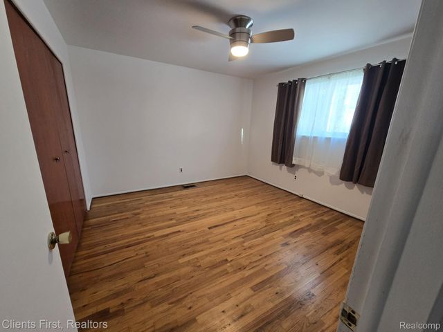 28004 Hughes Street, St. Clair Shores, MI 48081