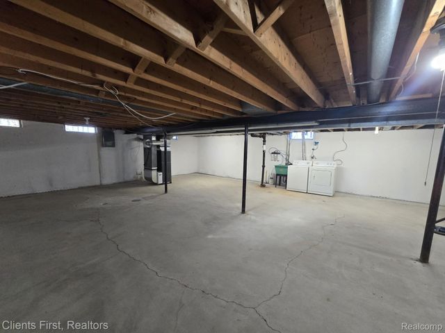 28004 Hughes Street, St. Clair Shores, MI 48081