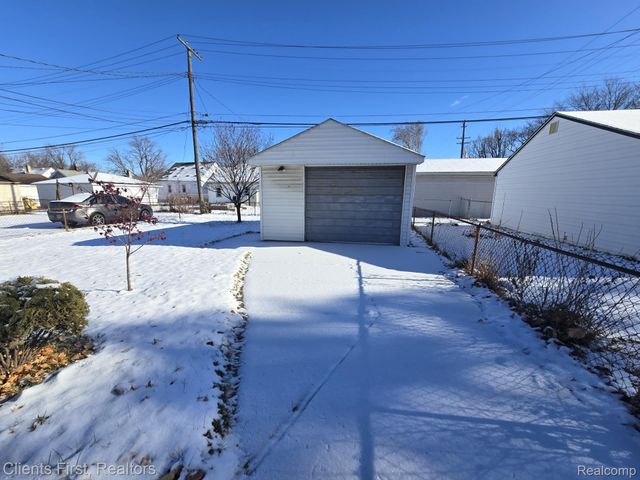 28004 Hughes Street, St. Clair Shores, MI 48081