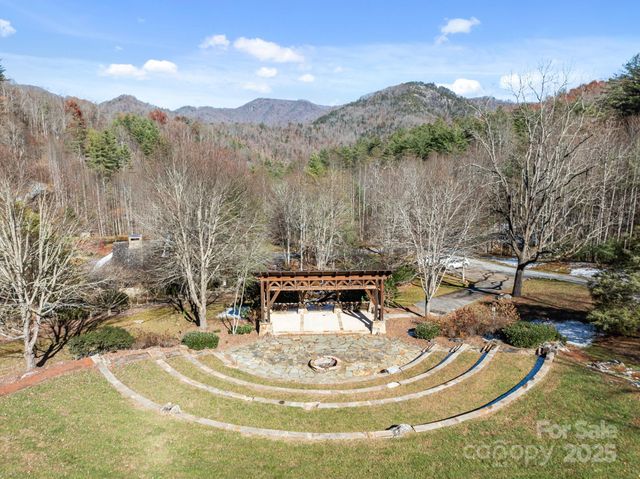 151 Trout Lily Lane, Tuckasegee, NC 28783