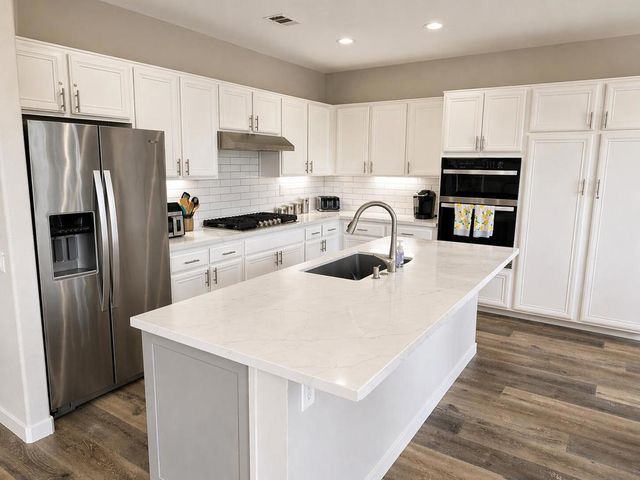 29296 W Laguna Drive, Cathedral City, CA 92234