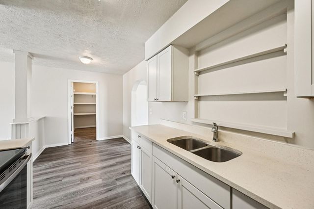 913 SE 8th Street, Stuart, FL 34994