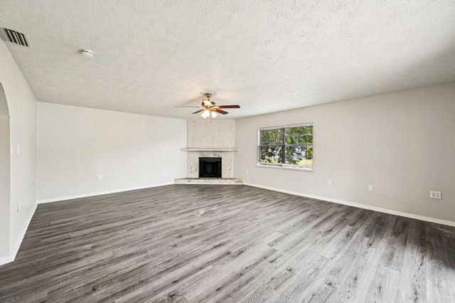 913 SE 8th Street, Stuart, FL 34994