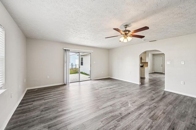 913 SE 8th Street, Stuart, FL 34994