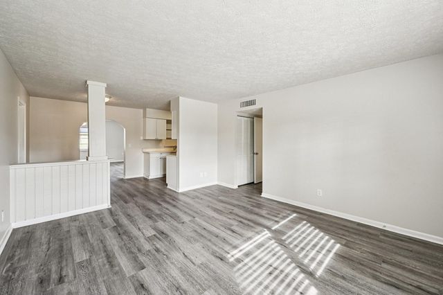 913 SE 8th Street, Stuart, FL 34994