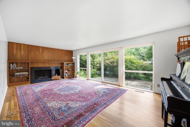 9 WATCHWATER WAY, Rockville, MD 20850