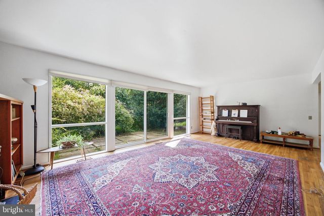 9 WATCHWATER WAY, Rockville, MD 20850