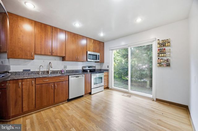 9 WATCHWATER WAY, Rockville, MD 20850