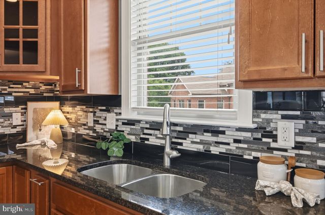 6109 SOLENT PL NE, Washington, DC 20011