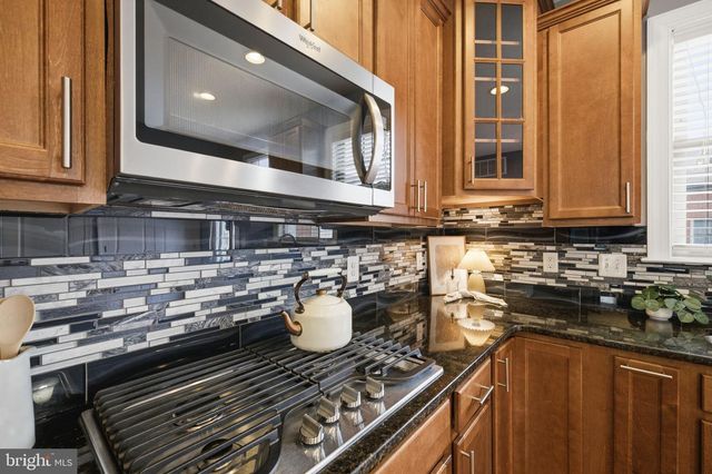 6109 SOLENT PL NE, Washington, DC 20011