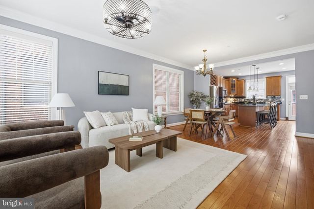 6109 SOLENT PL NE, Washington, DC 20011