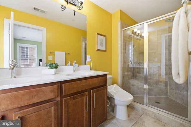 6109 SOLENT PL NE, Washington, DC 20011
