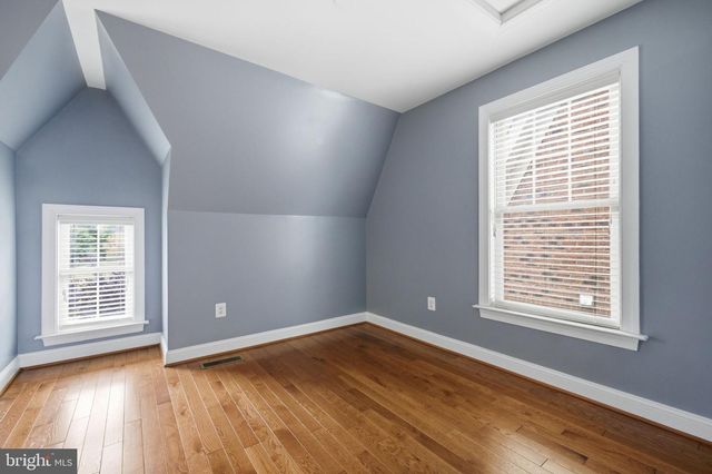 6109 SOLENT PL NE, Washington, DC 20011