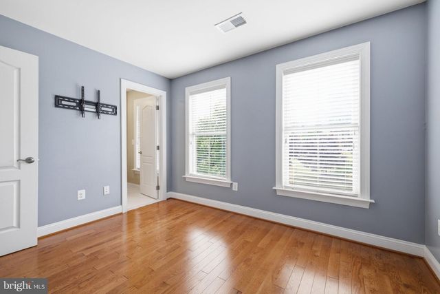 6109 SOLENT PL NE, Washington, DC 20011