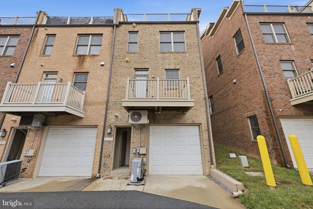 6109 SOLENT PL NE, Washington, DC 20011