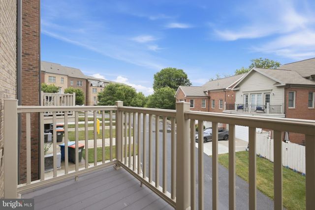 6109 SOLENT PL NE, Washington, DC 20011