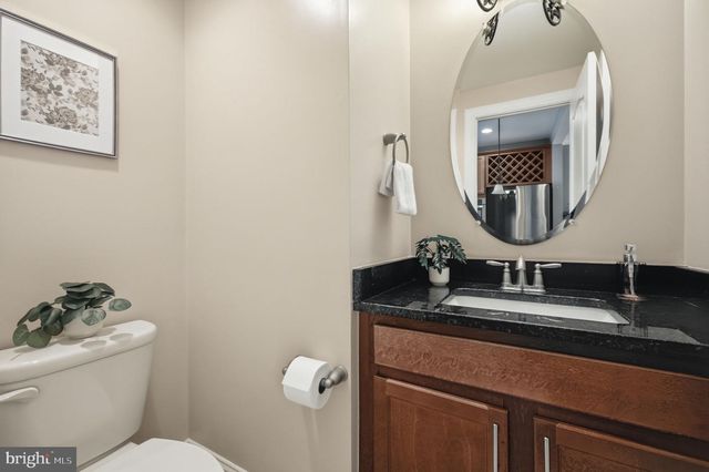 6109 SOLENT PL NE, Washington, DC 20011