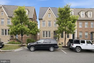 6109 SOLENT PL NE, Washington, DC 20011