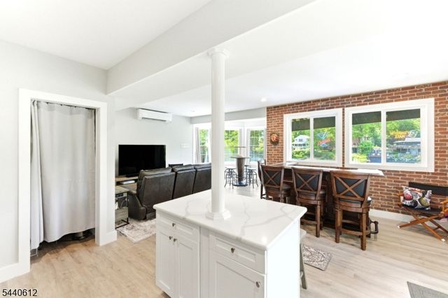 367 Maxim Dr, Hopatcong Boro, NJ 07843