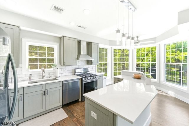 367 Maxim Dr, Hopatcong Boro, NJ 07843