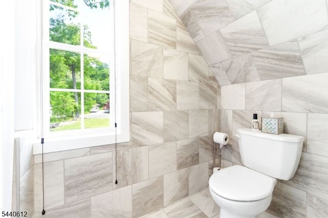 367 Maxim Dr, Hopatcong Boro, NJ 07843