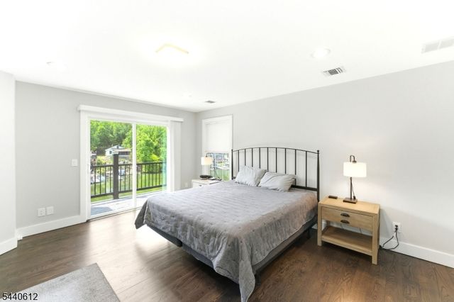 367 Maxim Dr, Hopatcong Boro, NJ 07843