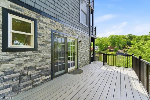 367 Maxim Dr, Hopatcong Boro, NJ 07843