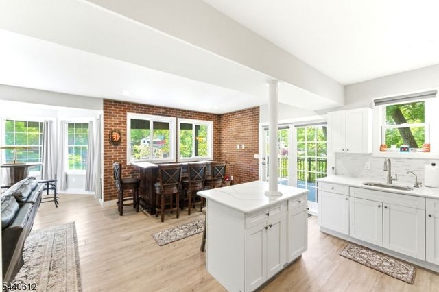 367 Maxim Dr, Hopatcong Boro, NJ 07843