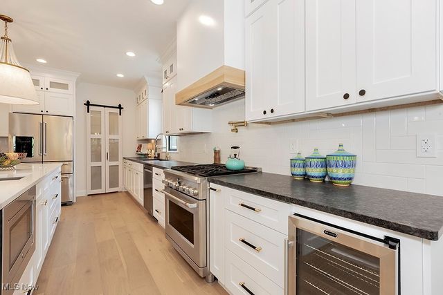 38325 Pettibone Road, Solon, OH 44139