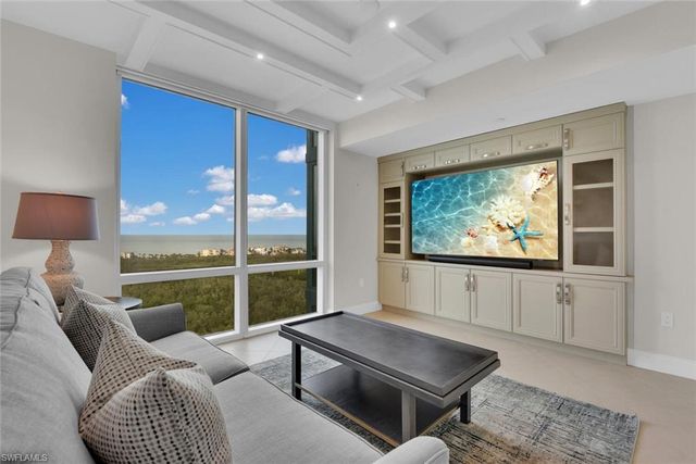 7515 Pelican Bay BLVD # 17D, Naples, FL 34108