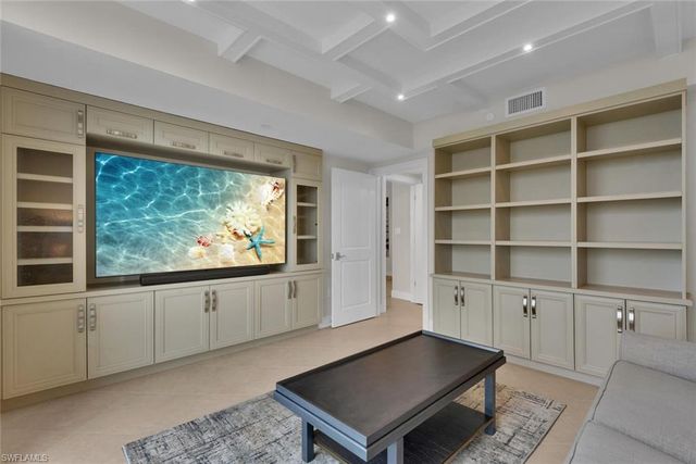 7515 Pelican Bay BLVD # 17D, Naples, FL 34108