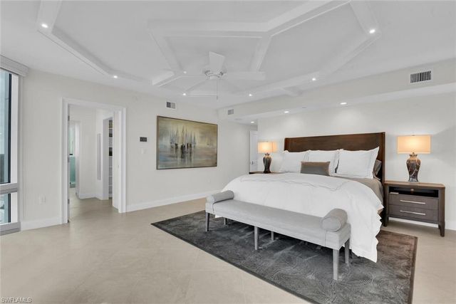 7515 Pelican Bay BLVD # 17D, Naples, FL 34108