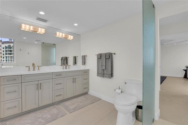 7515 Pelican Bay BLVD # 17D, Naples, FL 34108