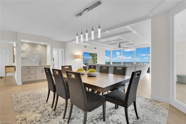 7515 Pelican Bay BLVD # 17D, Naples, FL 34108