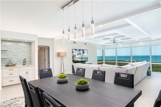 7515 Pelican Bay BLVD # 17D, Naples, FL 34108