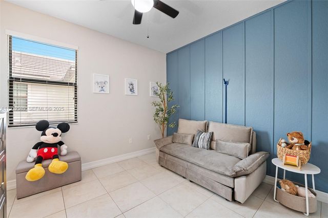 445 SW 113th Ln, Pembroke Pines, FL 33025