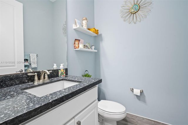 445 SW 113th Ln, Pembroke Pines, FL 33025