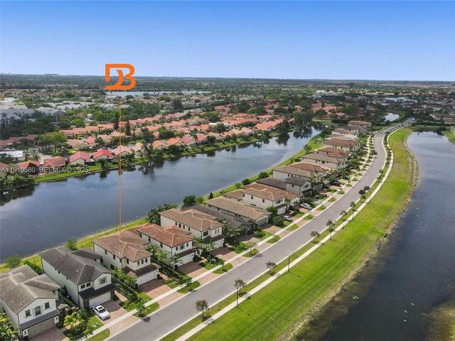 445 SW 113th Ln, Pembroke Pines, FL 33025