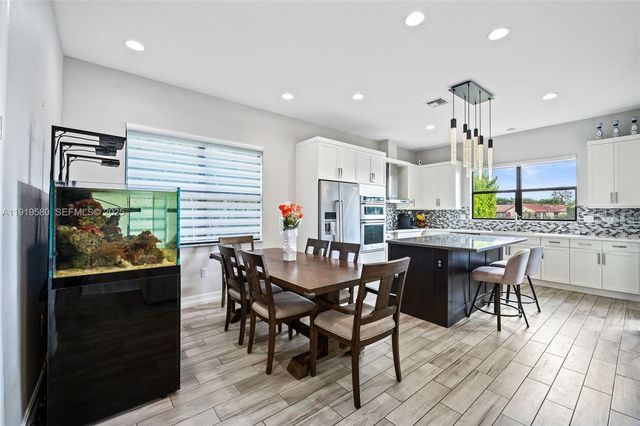 445 SW 113th Ln, Pembroke Pines, FL 33025