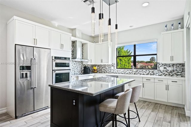 445 SW 113th Ln, Pembroke Pines, FL 33025