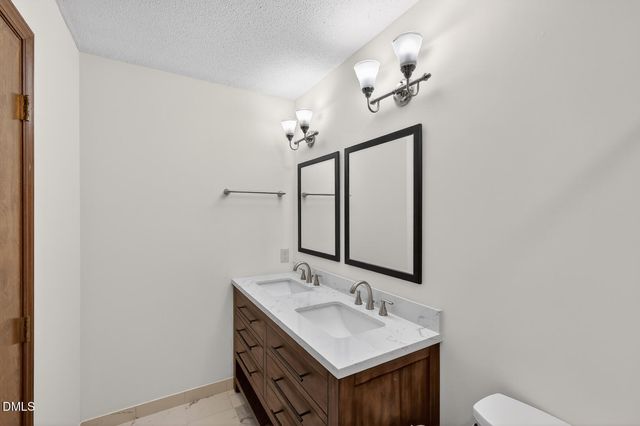 2022 Englewood Drive, Apex, NC 27539