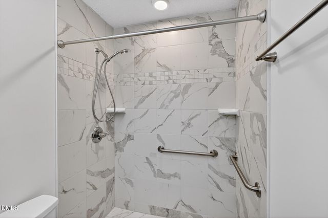 2022 Englewood Drive, Apex, NC 27539